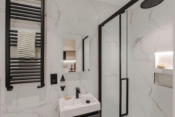 Room - Kensington King Studio G (London)