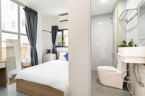 Room - Galaxy Bui vien Street Home (Ho Chi Minh City)