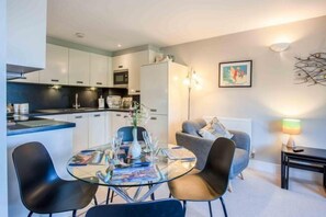 Room - 29 Rhodewood House - 2 Bedroom - Saundersfoot (Saundersfoot)
