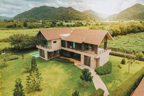 Exterior - twoDO KhaoYai, Holiday home for your vacation. (Pak Chong)