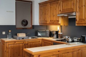 Room - Luxescape-No 2306-Traumaussicht-Ski & Wandergebiet-Paragleiten-Langlauf-Parkplatz (Treffen bei Villach)