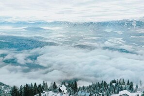Unclassified image, 5 of 14, button - Luxescape-No 2306-Traumaussicht-Ski & Wandergebiet-Paragleiten-Langlauf-Parkplatz (Treffen bei Villach)