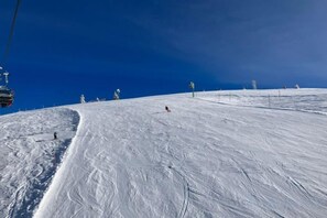 Unclassified image, 3 of 14, button - Luxescape-No 2306-Traumaussicht-Ski & Wandergebiet-Paragleiten-Langlauf-Parkplatz (Treffen bei Villach)