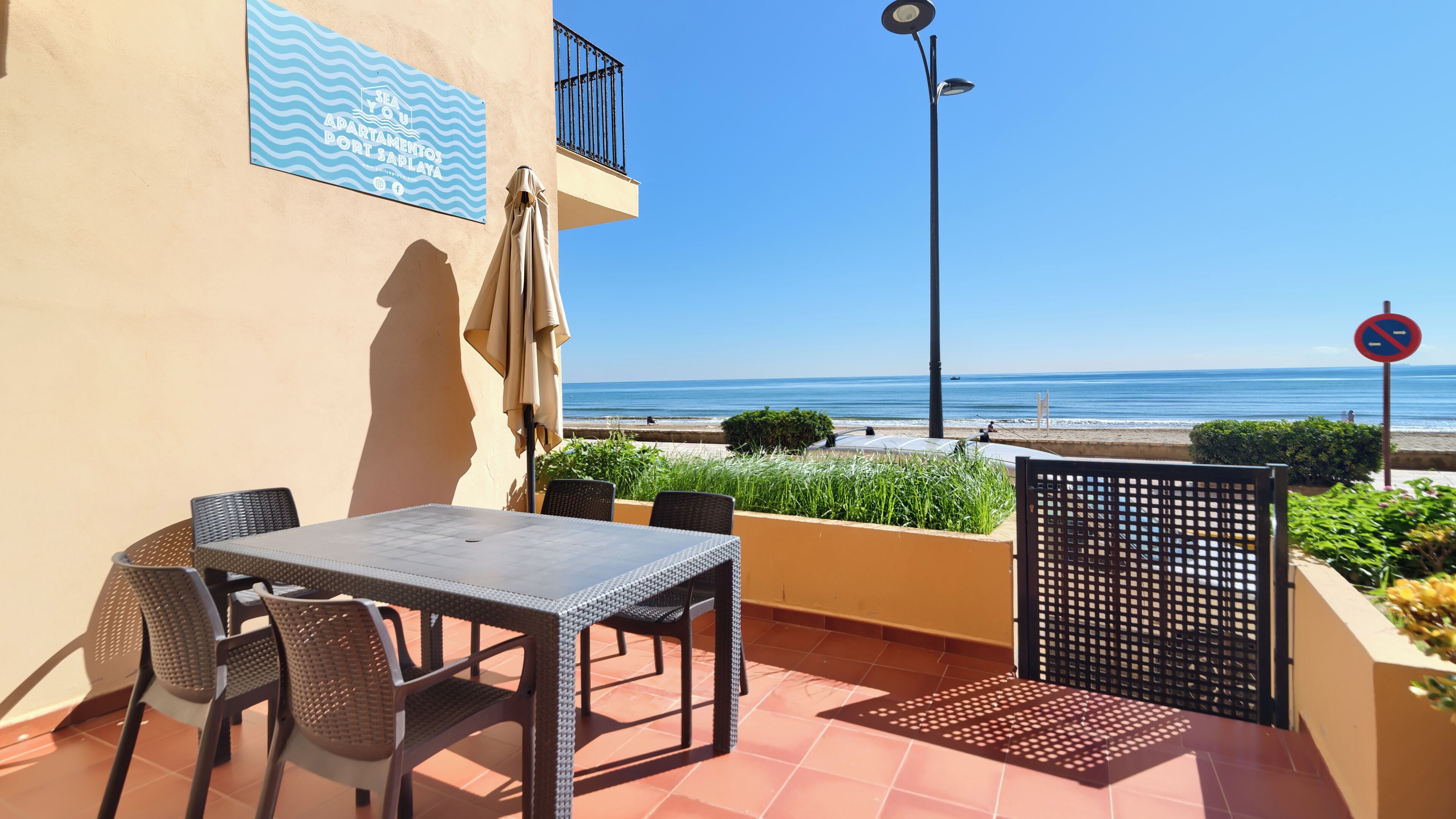 Appartement Confort, vue sur la mer, en face de la plage | Terrasse/patio