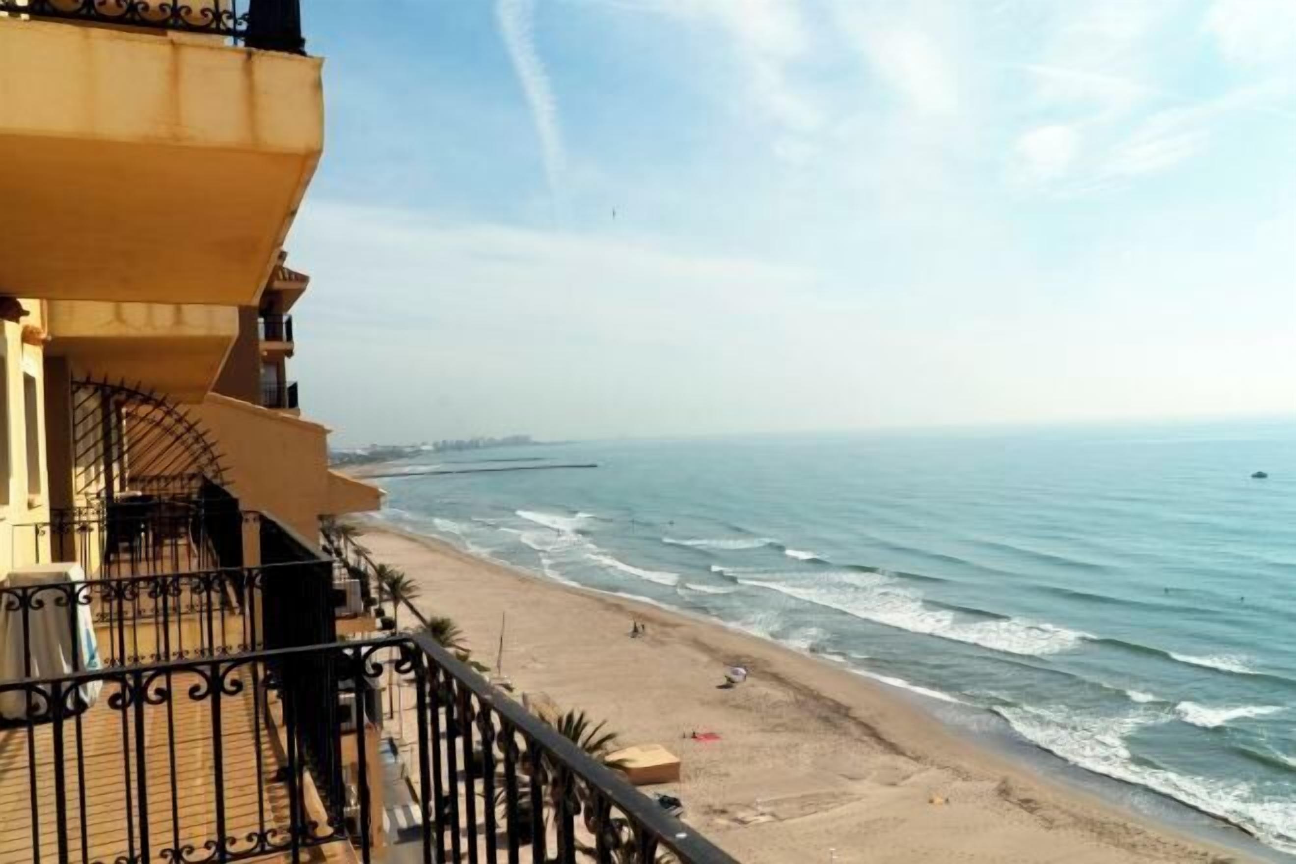 Spiaggia | Sulla spiaggia, sabbia bianca