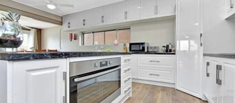 Coal d' Vine Entertainer - Cessnock NSW