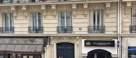 Perincian bahagian luar