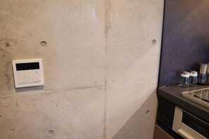 Unclassified image, 3 of 46, button