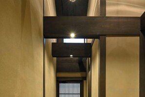 Unclassified image, 2 of 11, button - Kyo No Ondokoro Takeyamachi #8 (Kyoto)