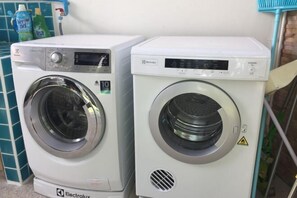 Laundry room - Amy's Chiangmai Villa with Swimming Pool (San Kamphaeng)