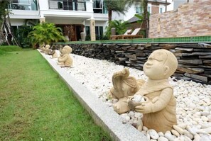 Garden - Amy's Chiangmai Villa with Swimming Pool (San Kamphaeng)