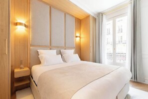 1 bedroom, iron/ironing board, travel cot, WiFi - A Sublime 1-BR with Services -Opéra (Paris)