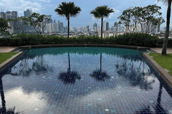 Outdoor pool - Datum Jelatek Superb Suite KL By LH (Ampang)