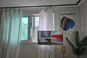 Room - Renovation #3 minutes from Chungmuro Station #Near Myeong-dong #Luggage storage service (Seoul)