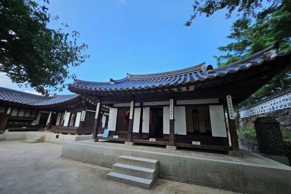 Exterior - Renovation #3 minutes from Chungmuro Station #Near Myeong-dong #Luggage storage service (Seoul)