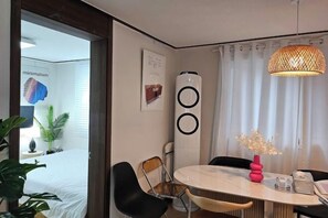 Room - Renovation #3 minutes from Chungmuro Station #Near Myeong-dong #Luggage storage service (Seoul)