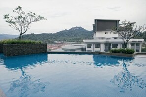Outdoor pool - Mini House Gombak2BR 5paxAyuman Suites (Setapak)
