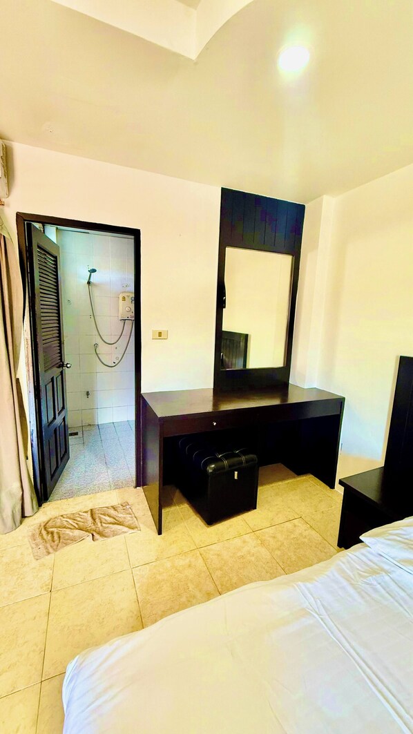 Room, 1 Bedroom, Pool View | 1 bedroom