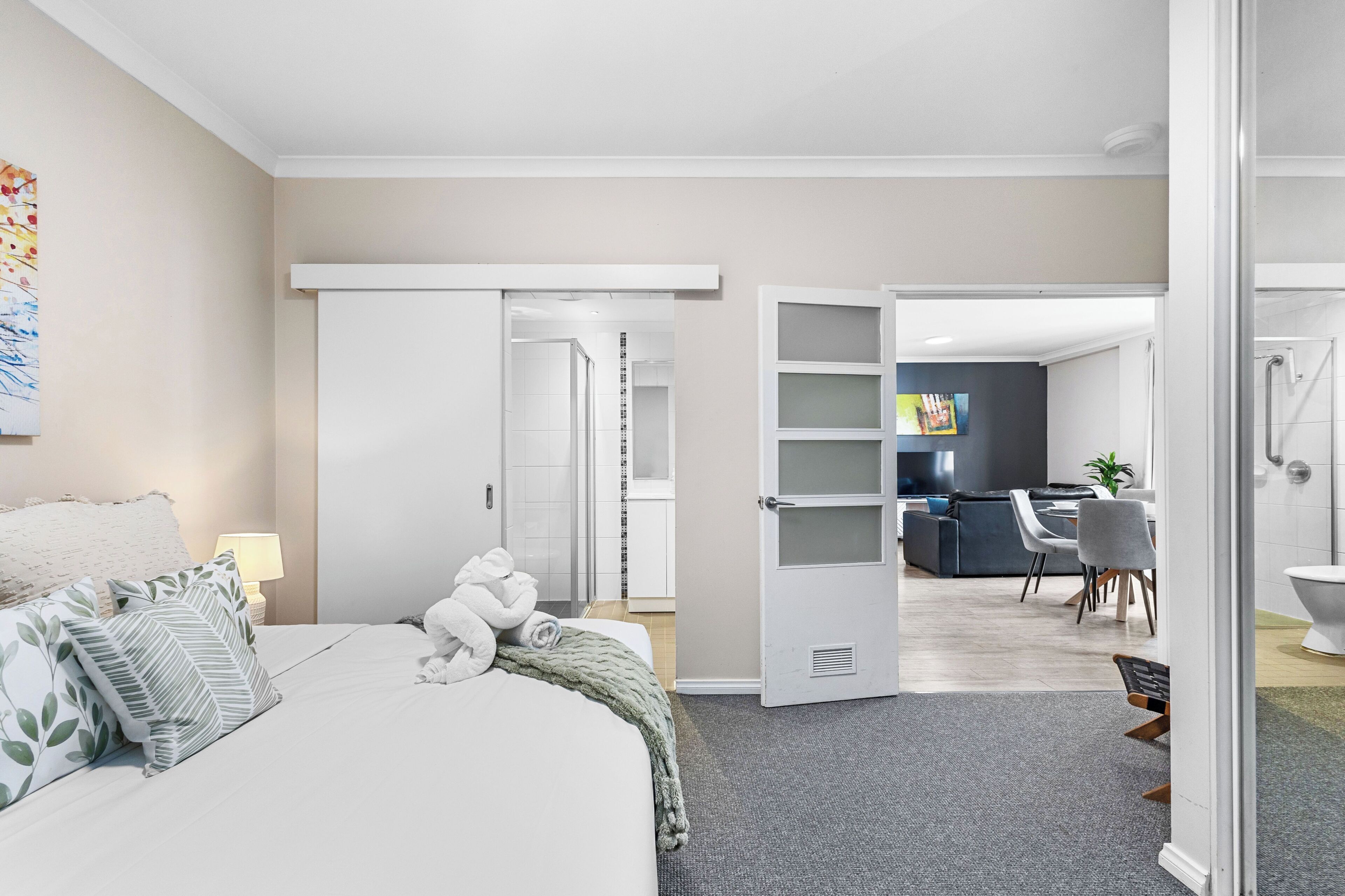 2 bedrooms, iron/ironing board, free WiFi