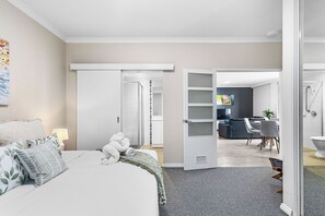 2 Schlafzimmer, Bügeleisen/Bügelbrett, kostenloses WLAN