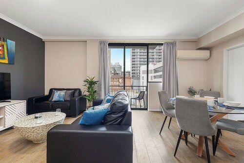 East Perth Escape | WiFi • Parking
