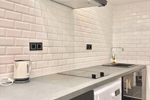 Room - Cozy Apartment Near Marais on Rue Trousseau (Paris)