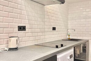 Room - Cozy Apartment Near Marais on Rue Trousseau (Paris)