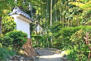 Khuôn viên nơi lưu trú