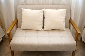 Unclassified image, 5 of 14, button - MIIYAVI　Hotel (Tokyo)