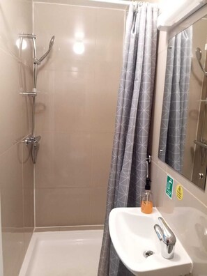 デラックス スタジオ | バスルーム