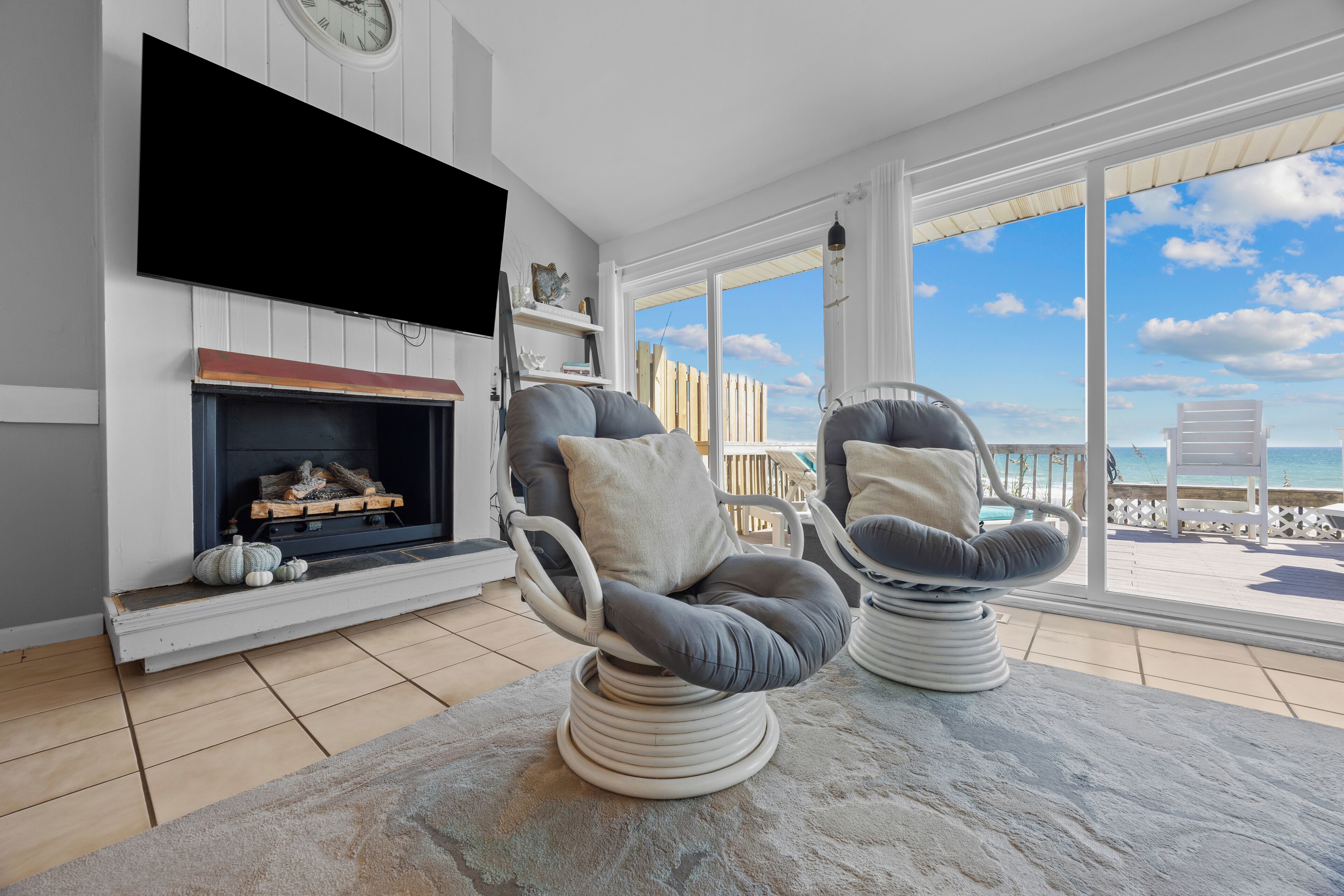 Smart TV, table football