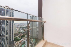 Unclassified image, 4 of 16, button - An Corner Apt - Vinhomes Central Park High Floor Nice View and Free Pick up for 5 Nights (Ho Chi Minh City)