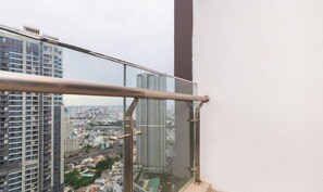 Property grounds - An Corner Apt - Vinhomes Central Park High Floor Nice View and Free Pick up for 5 Nights (Ho Chi Minh City)