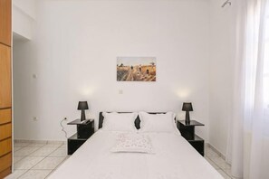 Cribs/infant beds - Akakia Residence (Naxos)