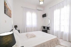 Cribs/infant beds