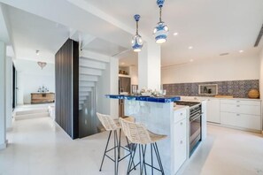 Room - All About Villa Jori (Marbella)
