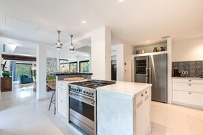 Room - All About Villa Jori (Marbella)