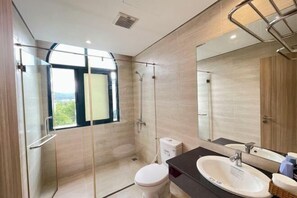 Bathroom - Nhà Nguyên Căn Costis 5 Phòng Ngủ (Phu Quoc Island)