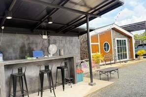 Bar (en el alojamiento)