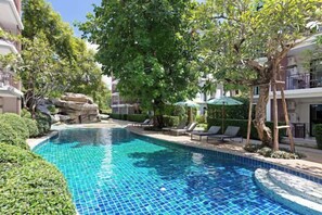 Outdoor pool - Rawai Beach Pool Condotel (Phuket)