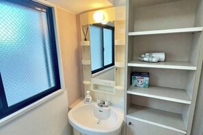 Soundproofing - YMK Oshiage 5B (Tokyo)