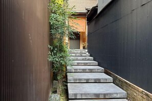 Unclassified image, 3 of 27, button - SOSEI-IN@YASAKA TEMPLE (Kyoto)