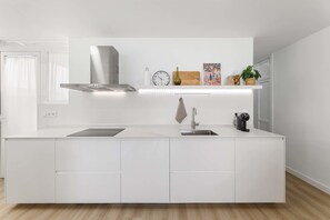 Refrigerador, microondas, horno y lavavajillas 