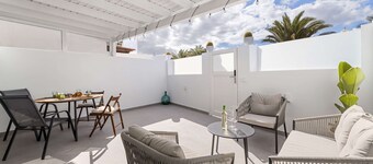 Ferlen House  Ocean Breeze Retreat in Playa Honda