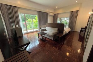 Room - Molecular cloud (Pattaya)