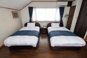 Room - St Kilda (Nikaho)