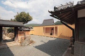 Exterior - tehen -roots stay- (Kyoto)
