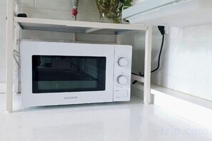 Unclassified image, 2 of 22, button - jeni's house (Seoul)