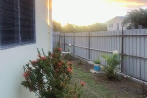 Unclassified image, 4 of 9, button - Ac airport apartment (Nadi)