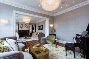 Room - Pears and Graces (London)